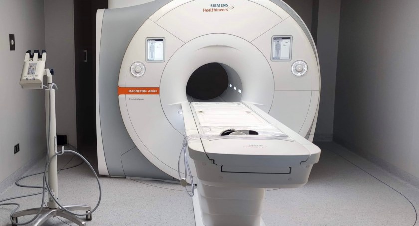 Nowoczesny aparat firmy Siemens Healthcare do rezonansu magnetycznego