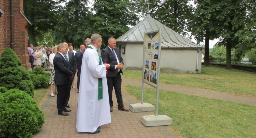 Odsłonięcie okolicznościowej wystawy z okazji jubileuszu Miedzny