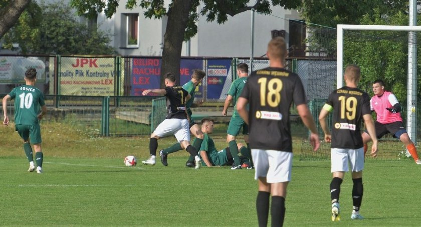 Czarni Węgrów wywalczyli 3 punkty w starciu z zespołem z Łosic
