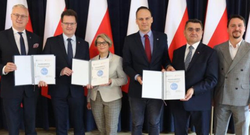 Podpisanie dokumentów zatwierdzających program inwestycji