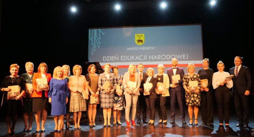 Nauczyciele nagrodzeni przez samorząd miejski FOT. UM WĘGRÓW